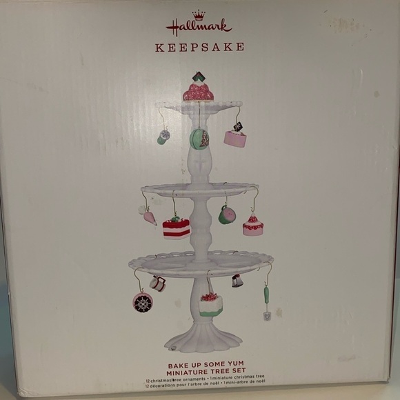 Hallmark bake up some Yum miniature tree set 2019 - Picture 1 of 9